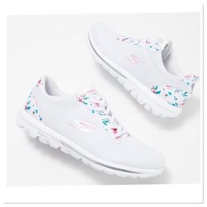 Sketchers white washable sneaker. Size 8 1/2 W